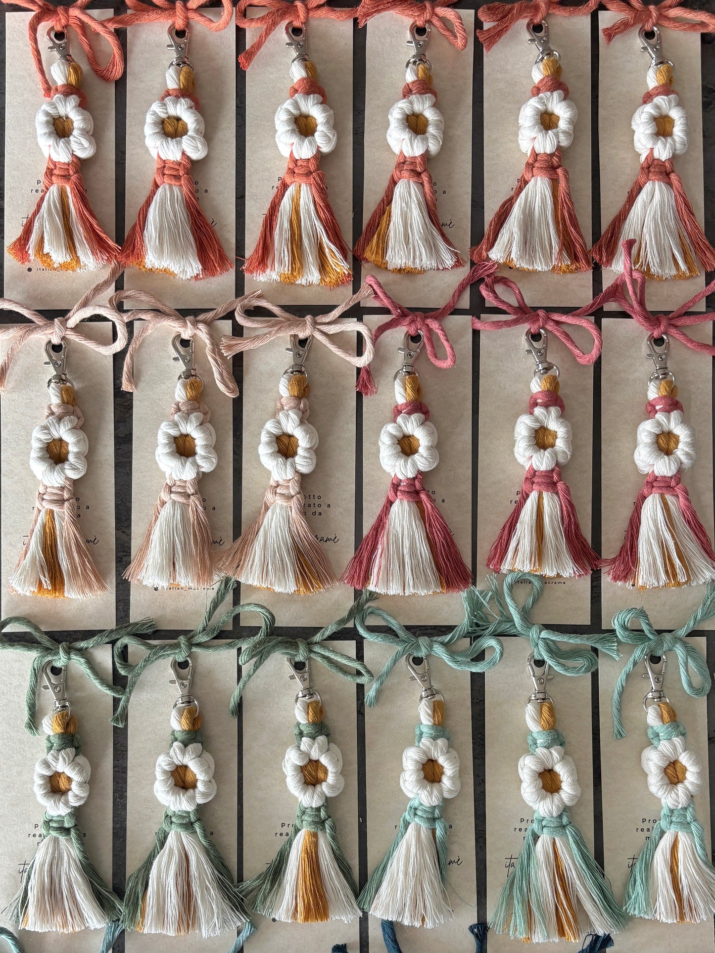 Portachiavi a fiore | Bomboniere in macramè