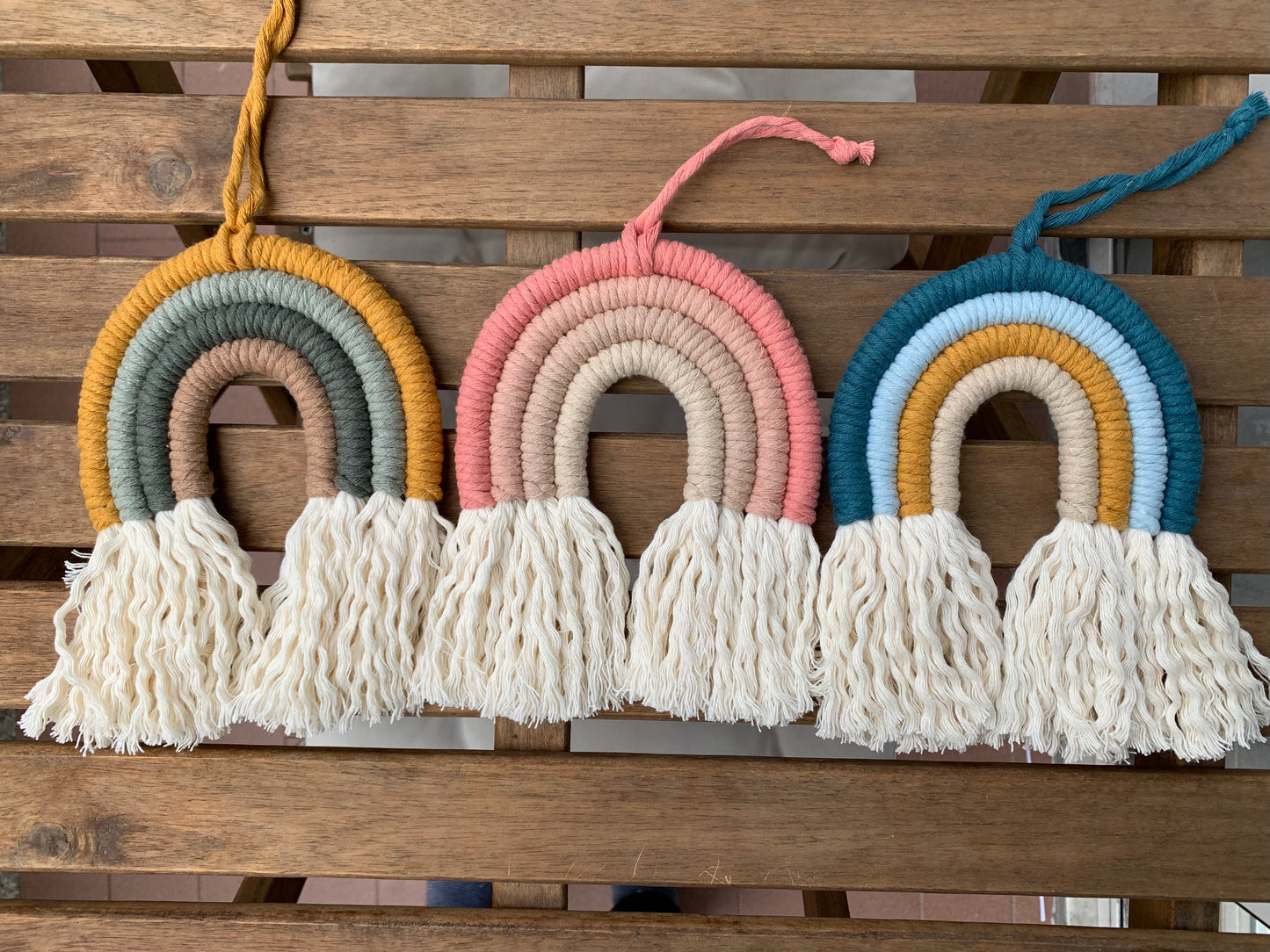 Arcobaleno boho in macramè per nascita - misura media
