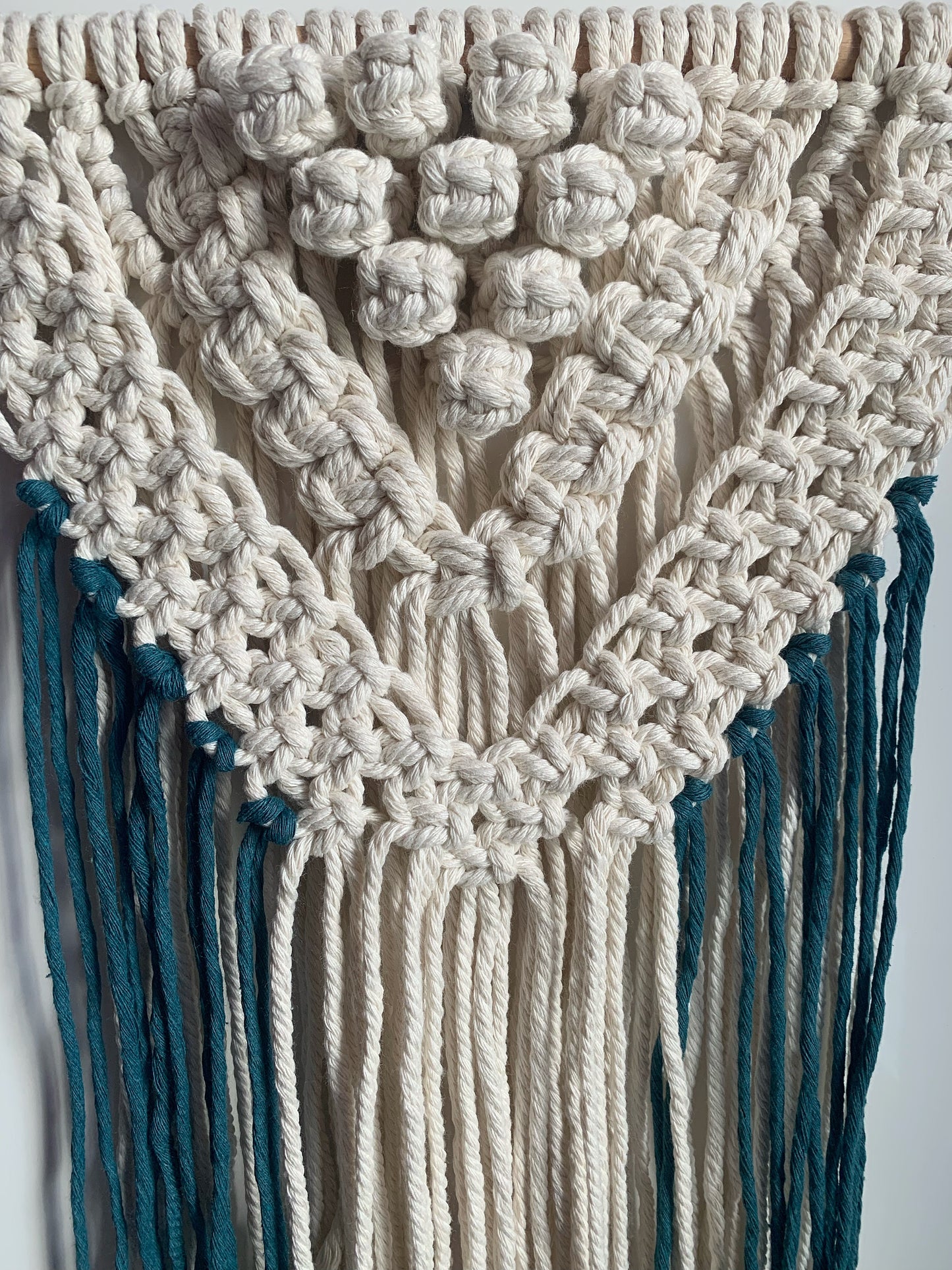 Arazzo in macramè “Waiting for the ocean”