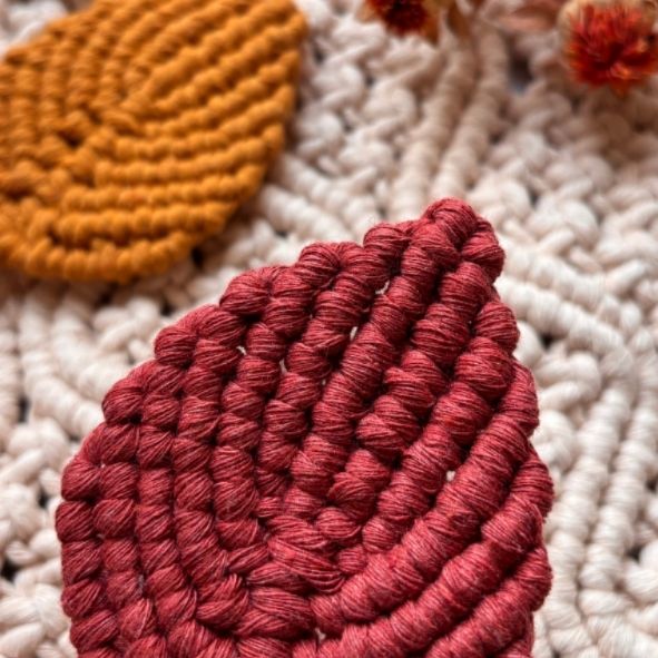 Foglia singola in macramè · sottotazzina autunnale