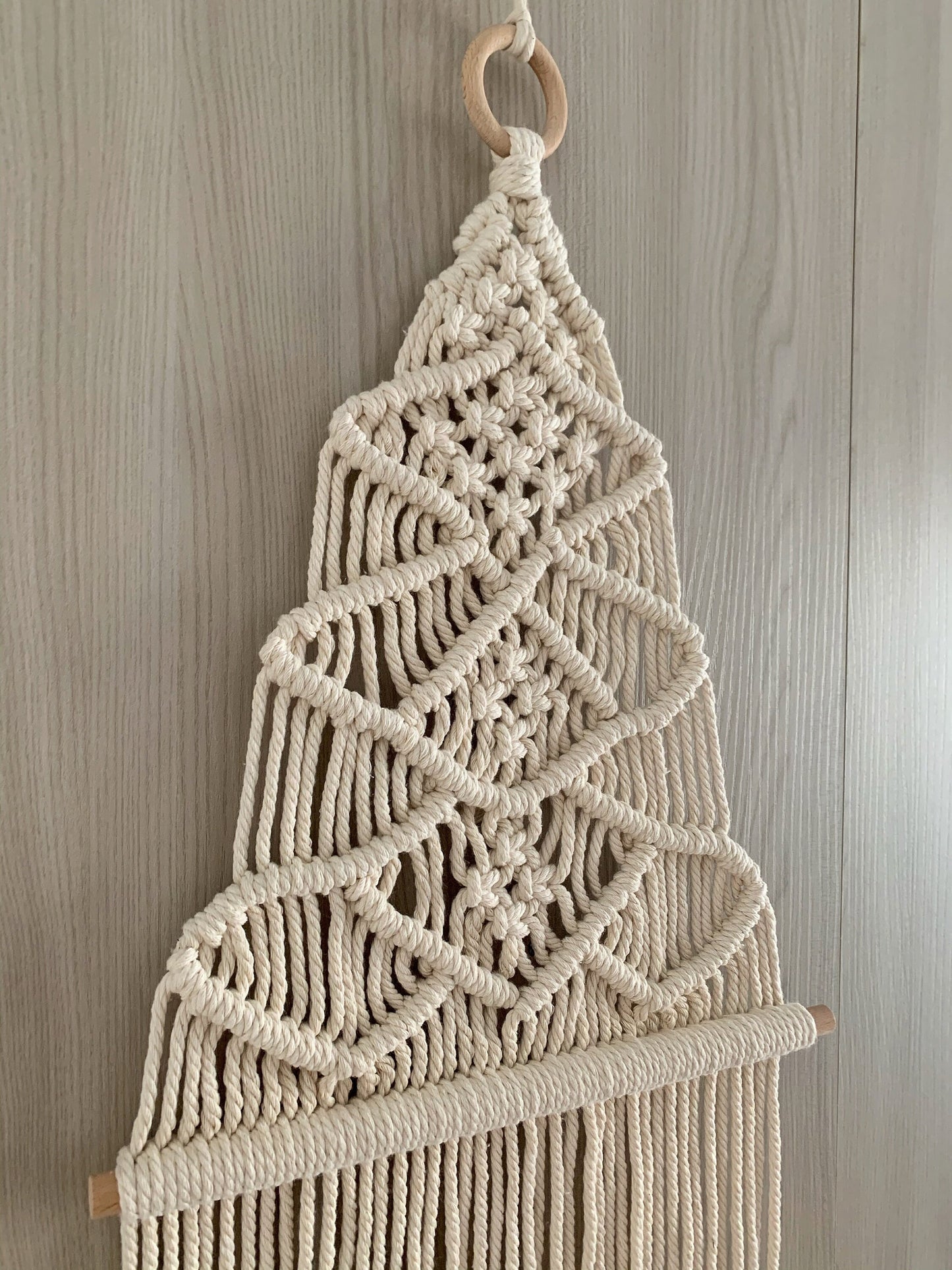 Decorazione boho natalizia in macramè - albero di Natale