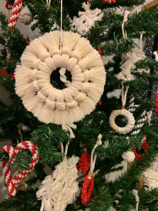 Fiocco di neve in macramè per decorazione albero di Natale